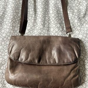 M0851 Crossbody Envelope Bag